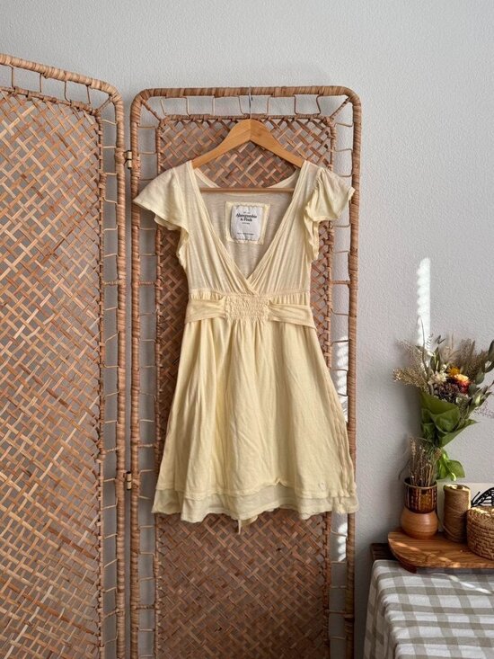 Abercrombie & Fitch Dresses & Skirts - RARE Y2K Abercrombie & Fitch Butter Yellow Babydoll Tie-Back Mini Dress - Small